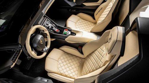 Lamborghini Veneno Roadster được đấu giá 8,3 triệu USD