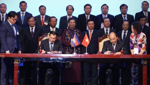 Việt Nam và Campuchia ký hai văn kiện quan trọng về cắm mốc biên giới