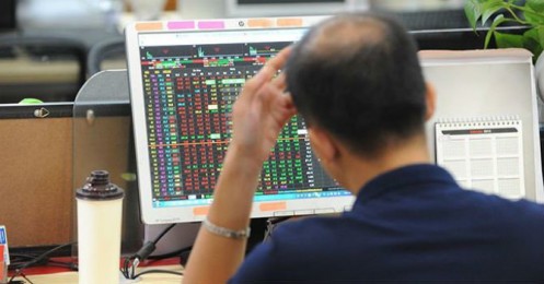 Dòng tiền ngoại chưa quay lại, mốc 1.000 điểm vẫn nhiều thách thức