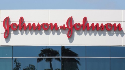 Johnson & Johnson phải bồi thường 8 tỉ USD vì bán thuốc gây ‘ngực khủng’ ở nam giới