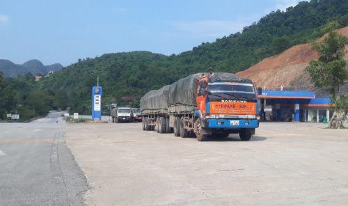 Xe tải trọng lớn mang biển kiểm soát Lào “đại náo” đường Việt: Ban ATGT tỉnh Nghệ An vào cuộc