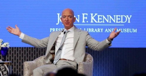 Người Mỹ bình thường "chỉ làm, không tiêu" 2,8 triệu năm mới giàu bằng Jeff Bezos