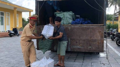 Bắt xe tải vận chuyển hơn 24.000 gói thuốc lậu vào Đà Nẵng
