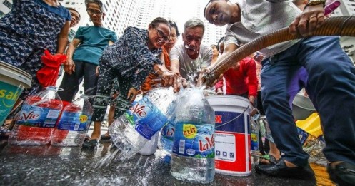 Hoả tốc ngăn chặn lũng đoạn thị trường nước đóng chai ở Hà Nội