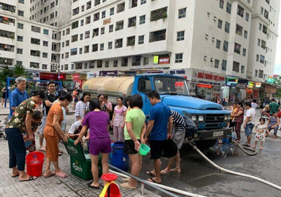 Chủ tịch Hà Nội yêu cầu thau rửa bể nước chung cư xong trong ngày 20/10