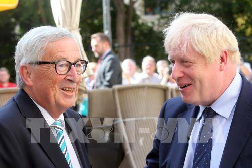 “Chết vào một ngày khác” và loạt phim dài tập Brexit