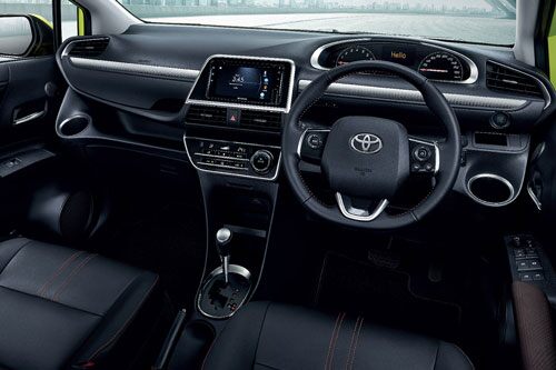 Xe MPV Toyota giá 670 triệu, “đe nẹt”  Mitsubishi Xpander