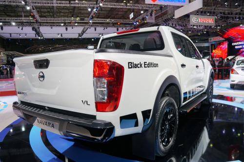 Nissan giới thiệu phiên bản cao cấp Navara Black Edition A-IVI