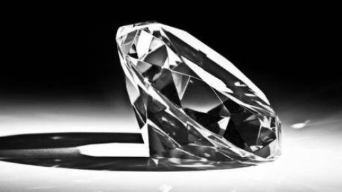 Viên kim cương 1,8 triệu USD "bốc hơi" khỏi triển lãm trang sức ở Nhật Bản