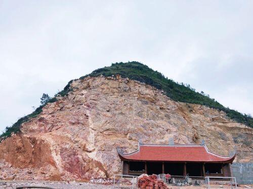Tận mắt công trường "băm nát núi" xây khu du lịch tâm linh Lũng Cú của Tập đoàn Phúc Lộc