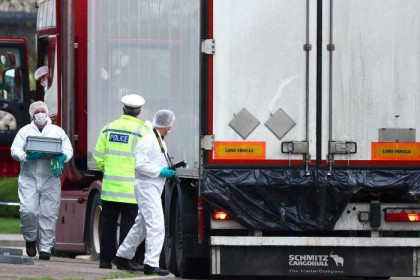 Vụ 39 người chết trong xe tải ở Anh chỉ là “phần nổi của tảng băng chìm”