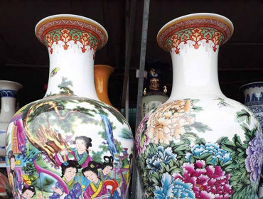 Hàng Trung Quốc đại náo thị trường gốm phong thủy