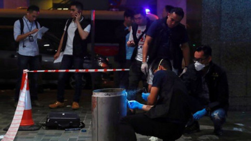 Hong Kong: Chính trị gia bị cắn đứt tai trong bạo động