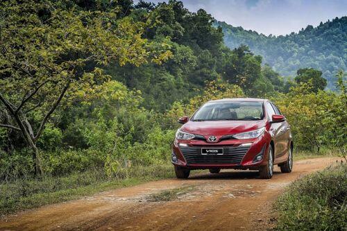 Toyota Fortuner, Innova, Vios và Corolla Altis đồng loạt giảm giá 100 triệu đồng