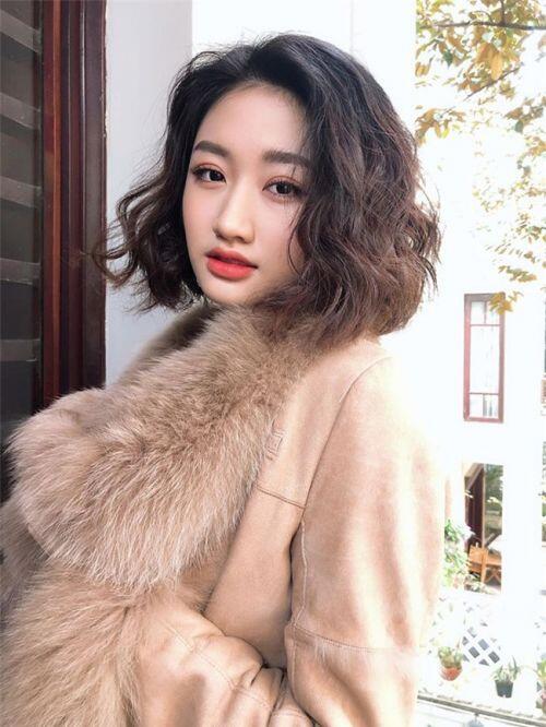 2 hoa hậu Việt lấy chồng tỷ phú hơn 18, 19 tuổi giờ ra sao?