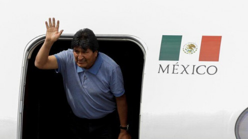 Vừa bị lật đổ và phải chạy trốn, Tổng thống Bolivia thề sẽ đấu tranh đến cùng