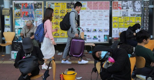 Hàng trăm sinh viên Trung Quốc “tháo chạy” khỏi Hồng Kông vì sợ hãi