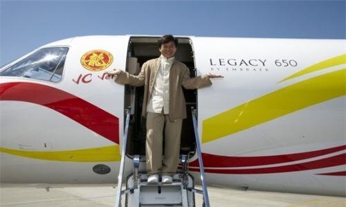 “Choáng” với khối tài sản siêu khủng hơn 8.000 tỷ của ngôi sao võ thuật Thành Long