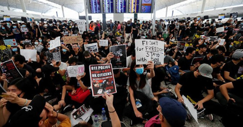 Thế giới 24h: “Tê liệt” vì bạo loạn, nhiều hãng hàng không giảm chuyến đến Hong Kong