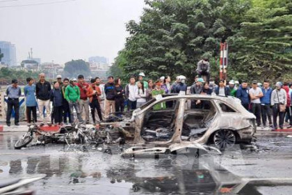 Tạm giữ hình sự nữ tài xế xe Mercedes gây tai nạn liên hoàn tại Hà Nội