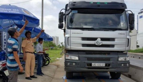 Bộ trưởng Tô Lâm chỉ đạo làm rõ thông tin cảnh sát "bảo kê" xe quá tải