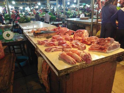Giá thịt lợn lên đỉnh, kéo các mặt hàng làm từ thịt lợn "nhảy múa" theo