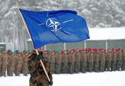 Thượng đỉnh NATO: Tránh đối đầu, cầu đối thoại