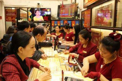 Kết thúc tháng 11: Giá vàng giảm mạnh, tỷ giá VND/USD bất ngờ hạ