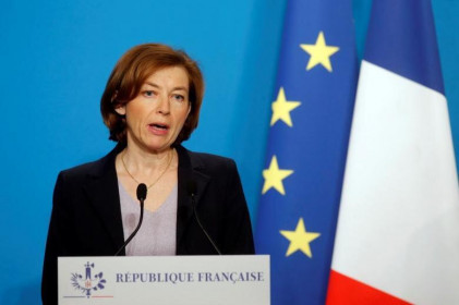 Pháp chỉ trích Mỹ vì ép đồng minh NATO mua vũ khí