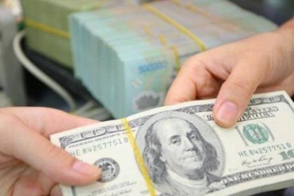 Giá USD tại Vietcombank hôm nay  2/12 giảm 15 đồng