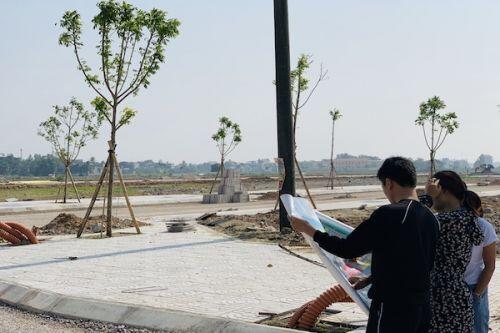 Bất động sản 24h: Rủi ro buôn đất bằng tiền ngân hàng