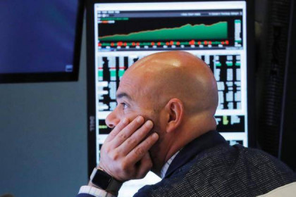 Khởi đầu tháng 12, Dow Jones mất hơn 250 điểm