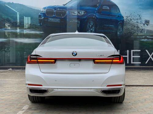 BMW 740Li 2020 giá 5,6 tỷ đồng có gì?