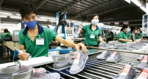 Xuất khẩu dệt may, giày dép và túi xách mang về hơn 60 tỷ USD