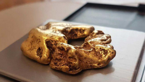 Cục vàng lớn nhất nước Anh vừa được tìm thấy