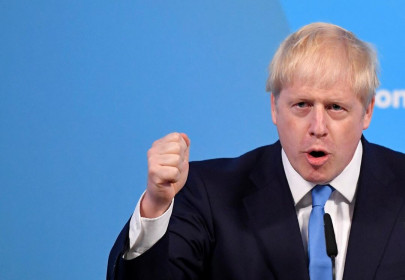 Thủ tướng Anh cam kết giảm người nhập cư