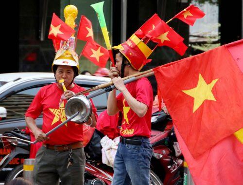 Sài Gòn nhộn nhịp trước trận chung kết lịch sử giữa U22 Việt Nam và U22 Indonesia