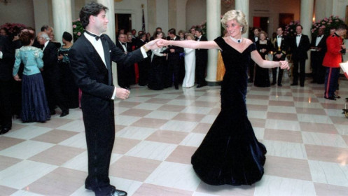 6,7 tỉ đồng cho bộ trang phục nổi tiếng của cố công nương Diana