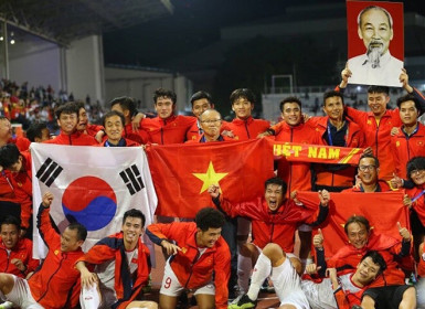 Các ngân hàng thưởng lớn cho đội tuyển bóng đá Việt Nam sau vô địch SEA Games 30