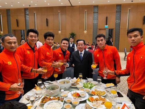 Công ty golf Long Thành thưởng 6 tỷ đồng cho 2 đội bóng