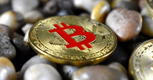 Bitcoin đi ngang, thị trường trái chiều