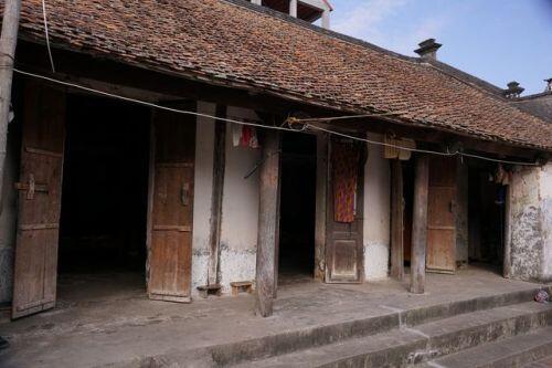 Nhà cổ 200 năm làm từ gỗ lim ở Hưng Yên, chào bán 2 tỷ 'miễn mặc cả'