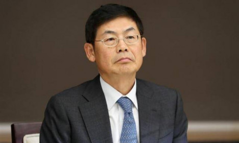 Chủ tịch Samsung Electronics lĩnh 1,5 năm tù