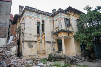 Báo cáo Thủ tướng việc phá bỏ biệt thự cổ trạm phát sóng Bạch Mai