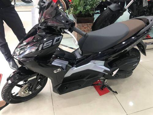 Honda Air Blade 2020 ồ ạt về đại lý, giá khoảng 60 triệu đồng