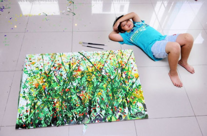 Tổ chức triển lãm tranh tại Mỹ, thần đồng hội họa Việt kiếm được hơn 3,4 tỷ đồng