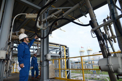 Cổ phiếu cần quan tâm ngày 23/12: BSR, AAA, MWG, VCB, GEG