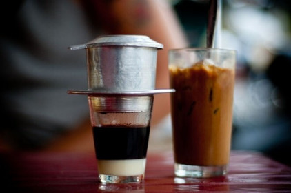 Vì sao Starbucks, Coffee Bean & Tea Leaf thất thế trước cà phê Việt?