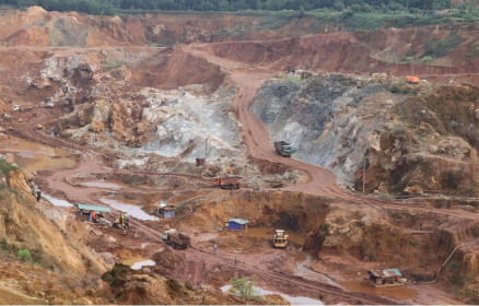 Nhiều doanh nghiệp 'cự tuyệt' nộp thuế xuất khẩu khoáng sản qua Lào Cai