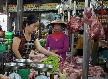 Mỗi quận, huyện Đà Nẵng có ít nhất một điểm bán thịt heo bình ổn giá Tết